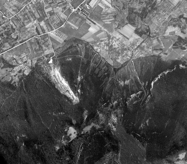 vue aérienne de la carrière de Rovon en 1944